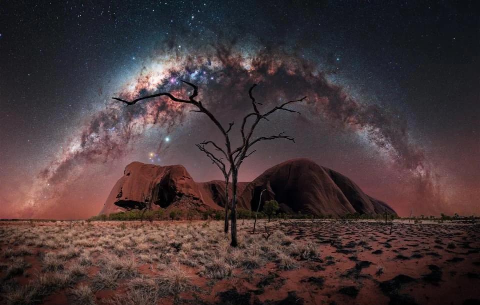 包含星空下的极限徒步，挑战黑暗中的自然奇观的词条