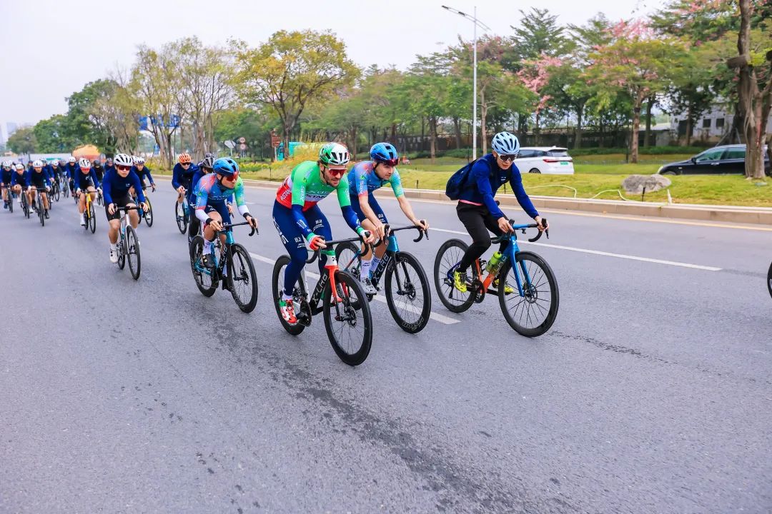 关于车迷文化:现场欢呼声与激情挥洒的场面的信息 关于车迷文化:现场欢呼声与激情挥洒的场面的信息