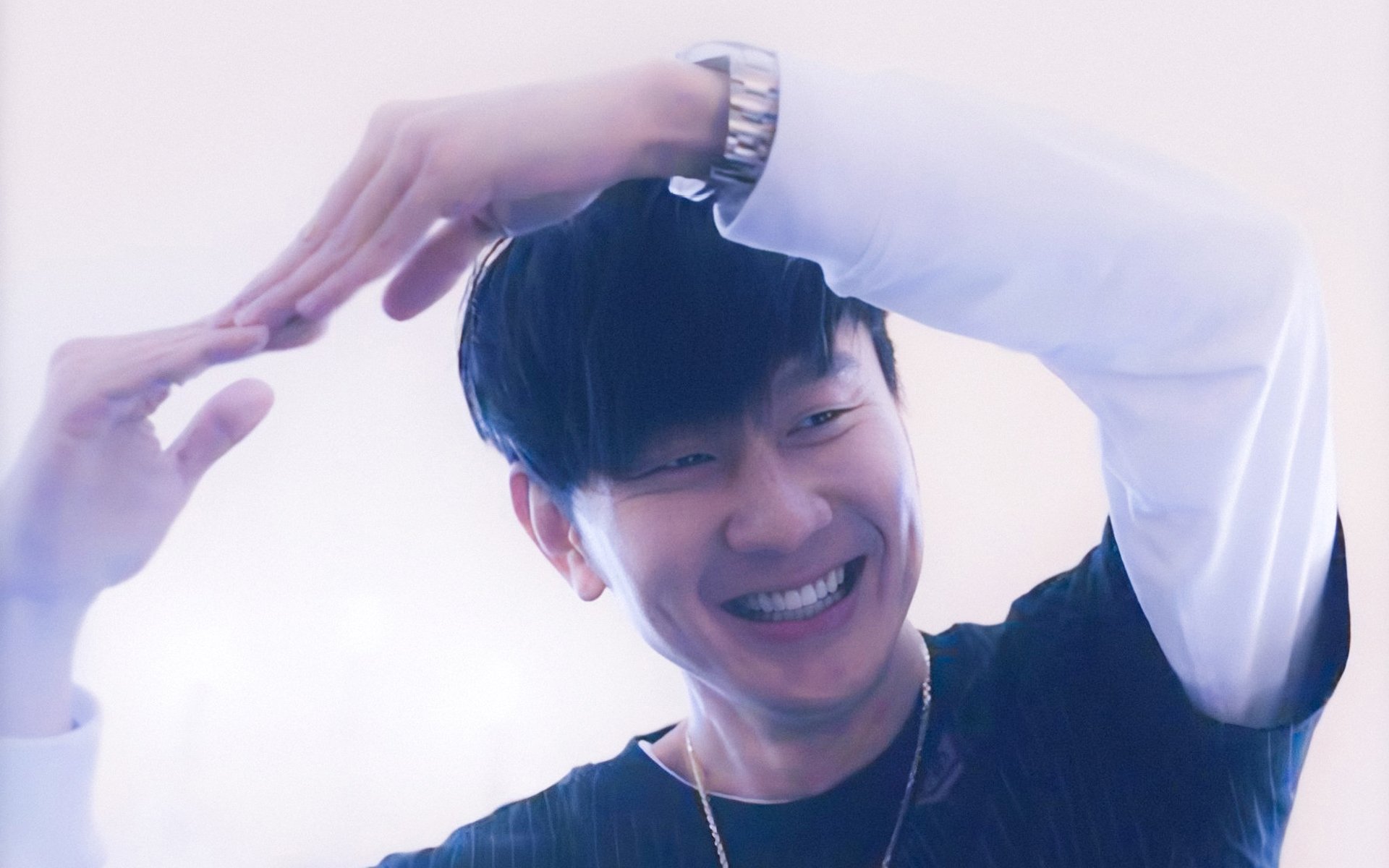 在季后赛对阵快船时,库里全场投中9个三分球,砍下41分带领勇士逆转!