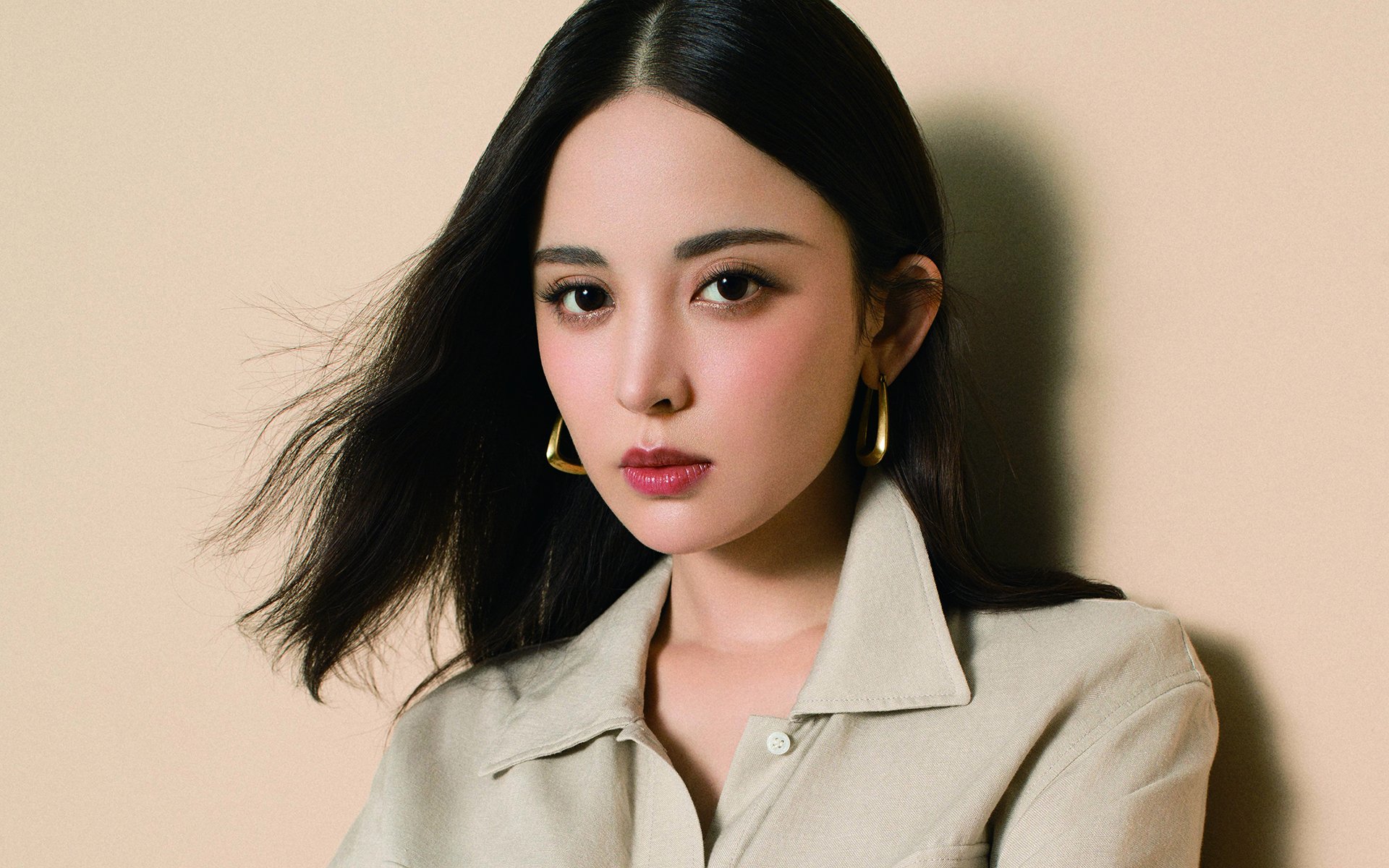 女足比赛冠军捧杯，精彩瞬间永存，女足经典比赛