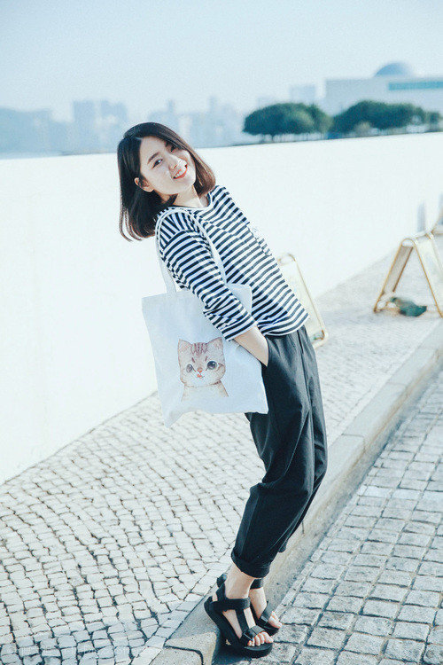 荷兰队淘汰土耳其，实现小组头名晋级，足球荷兰土耳其