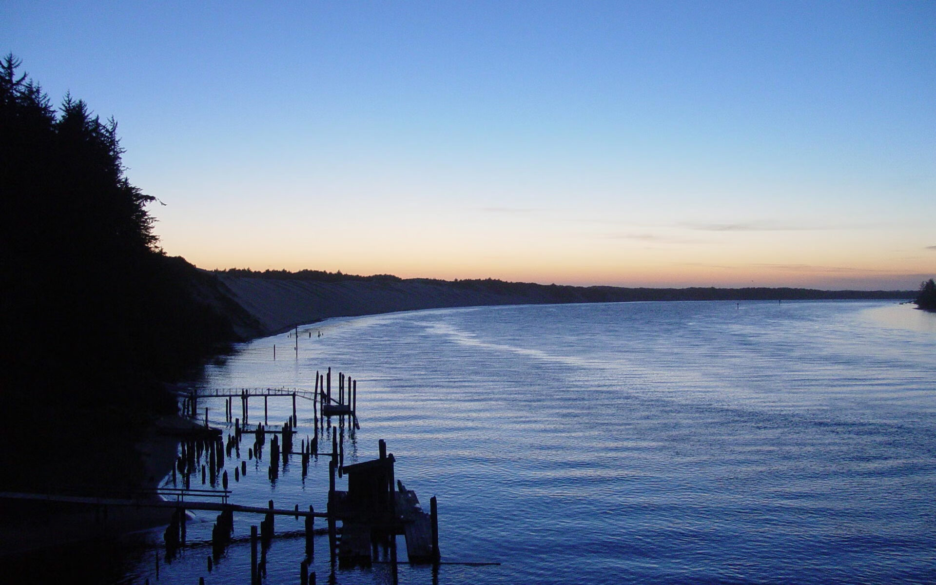 荷兰队精彩表现，大胜特立尼达和多巴哥，多特瞄准荷兰双边锋_强的心有所属 年轻的
